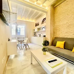 Apartamento Click Triana - Patio Privado, Sevilla